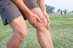 What are some treatment options for synovial cyst knee problems?