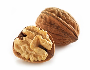 Top 10 reasons to eat walnuts ev...