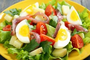 healthy-salad-with-eggs