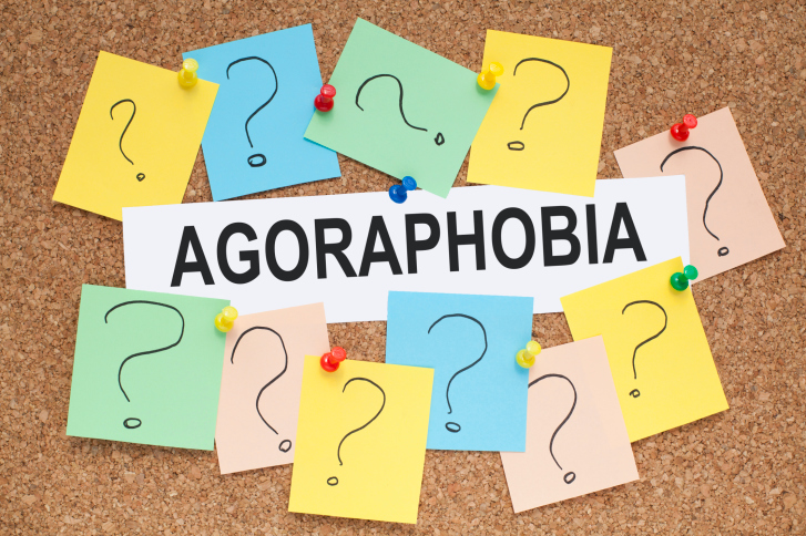 Agoraphobia: Causes, symptoms an...