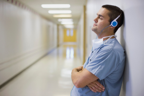 Surgeons more efficient when lis...