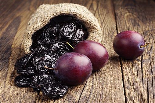 Prunes reduce colon cancer risk ...