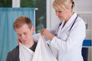 Study suggests common shoulder dislocation injury can heal without surgery