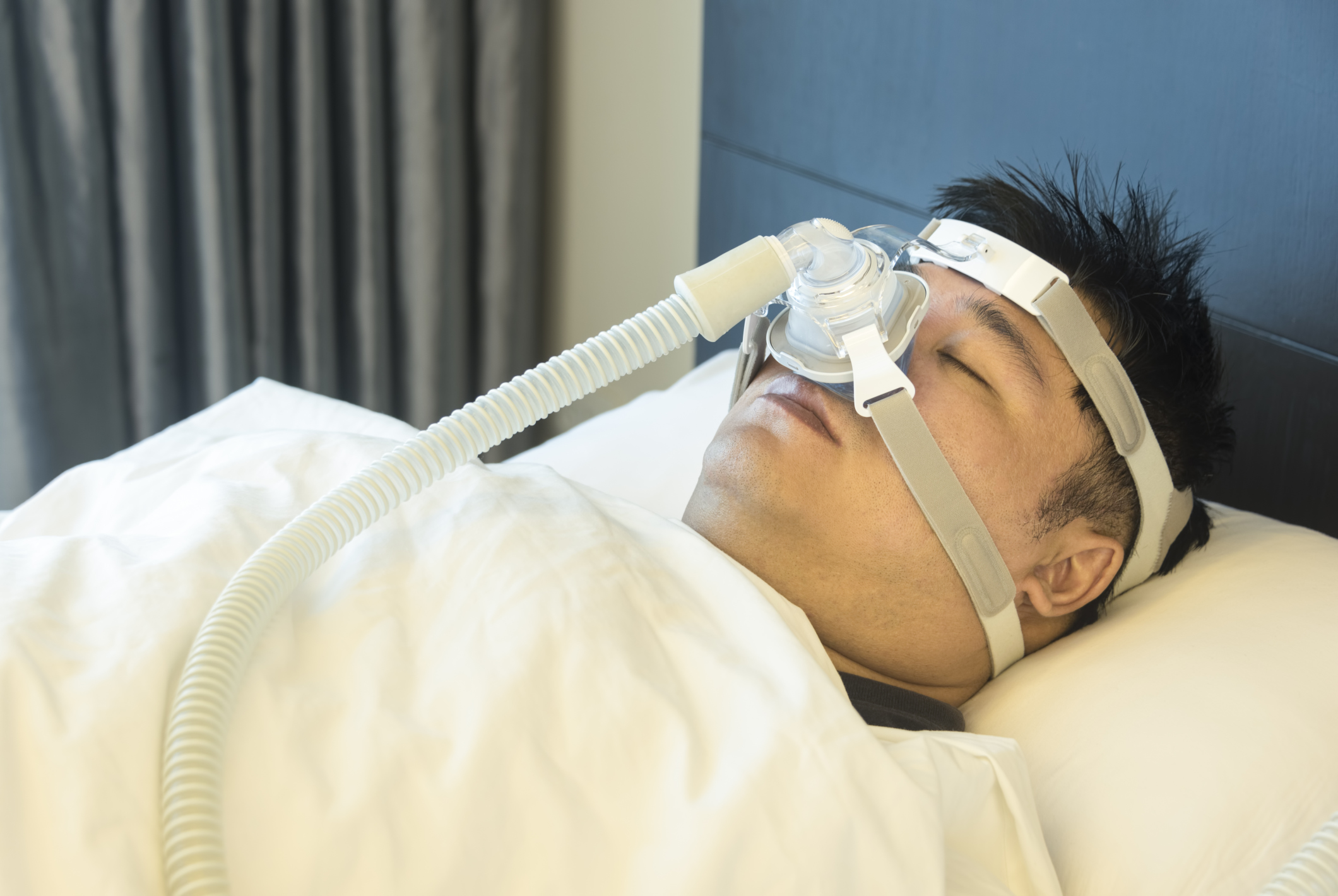Sleep apnea treatment reduces re...