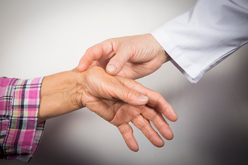 Rheumatoid arthritis onset linke...