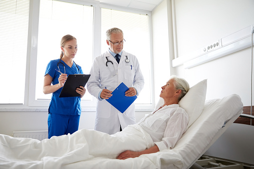 Women more likely to die from he...