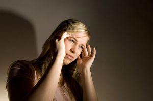 Can dry eyes cause migraines and headaches?