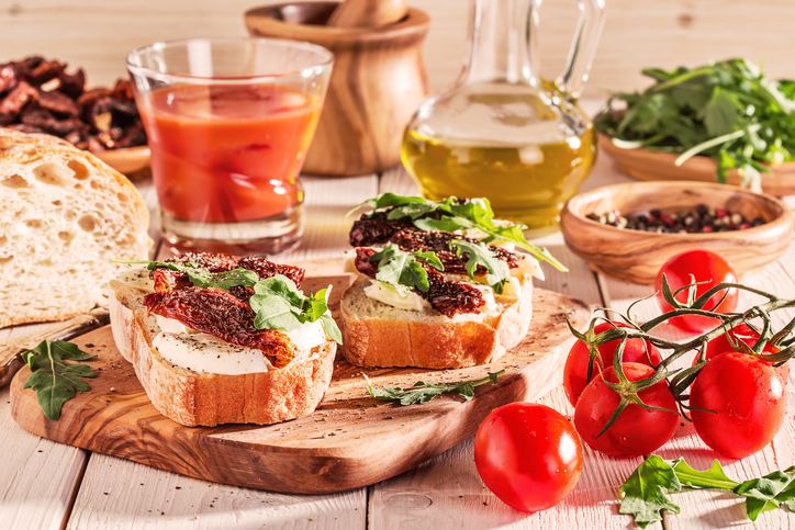 Mediterranean diet slows cogniti...