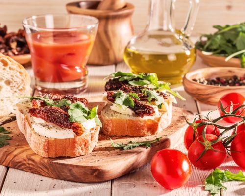 Age-related macular degeneration risk may be reduced with the Mediterranean diet and caffeine: New study