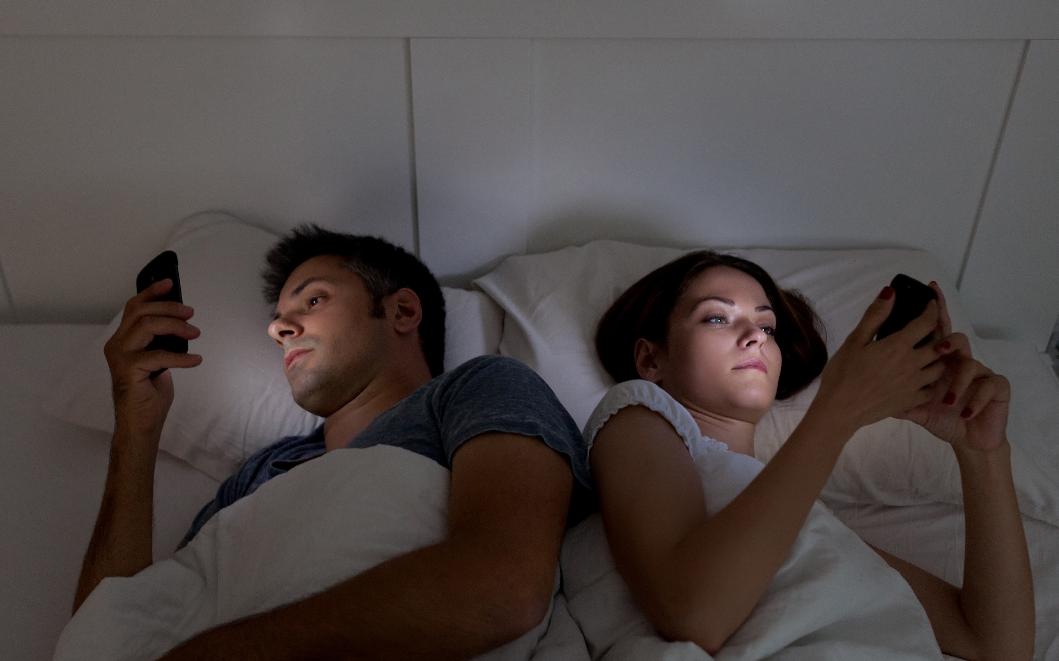 Smartphones disrupt sleep