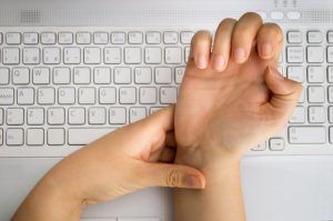 treating carpal tunnel syndrome
