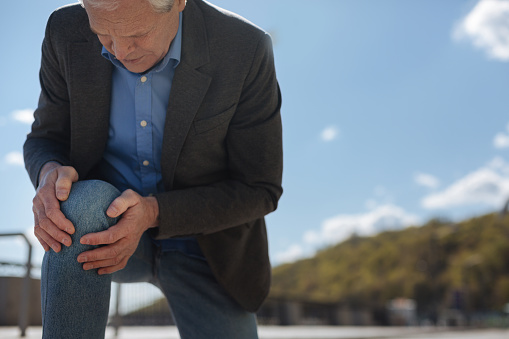 Opioid painkillers before knee s...