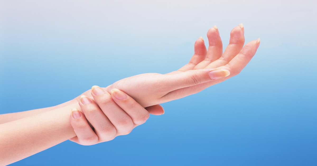 Poor circulation in fingers: Causes, symptoms, and treatment
