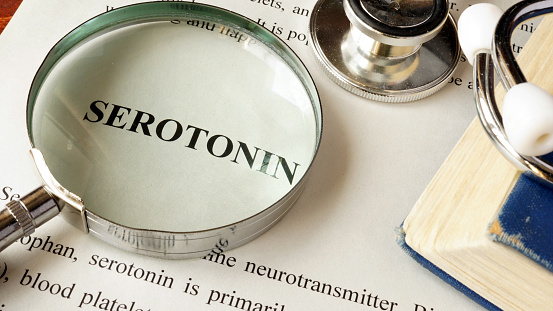 Low serotonin: Causes and sympto...