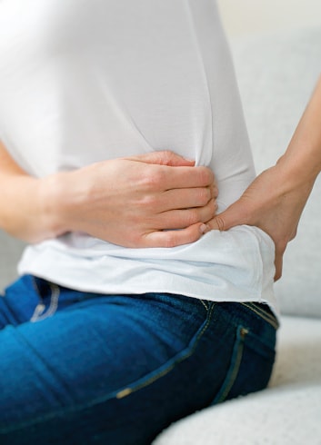 What causes struvite kidney stones