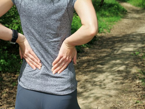 Lumbar lordosis: Causes, symptom...