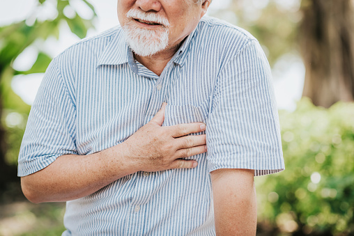 Chest Pain After Eating: Causes and Natural Remedies