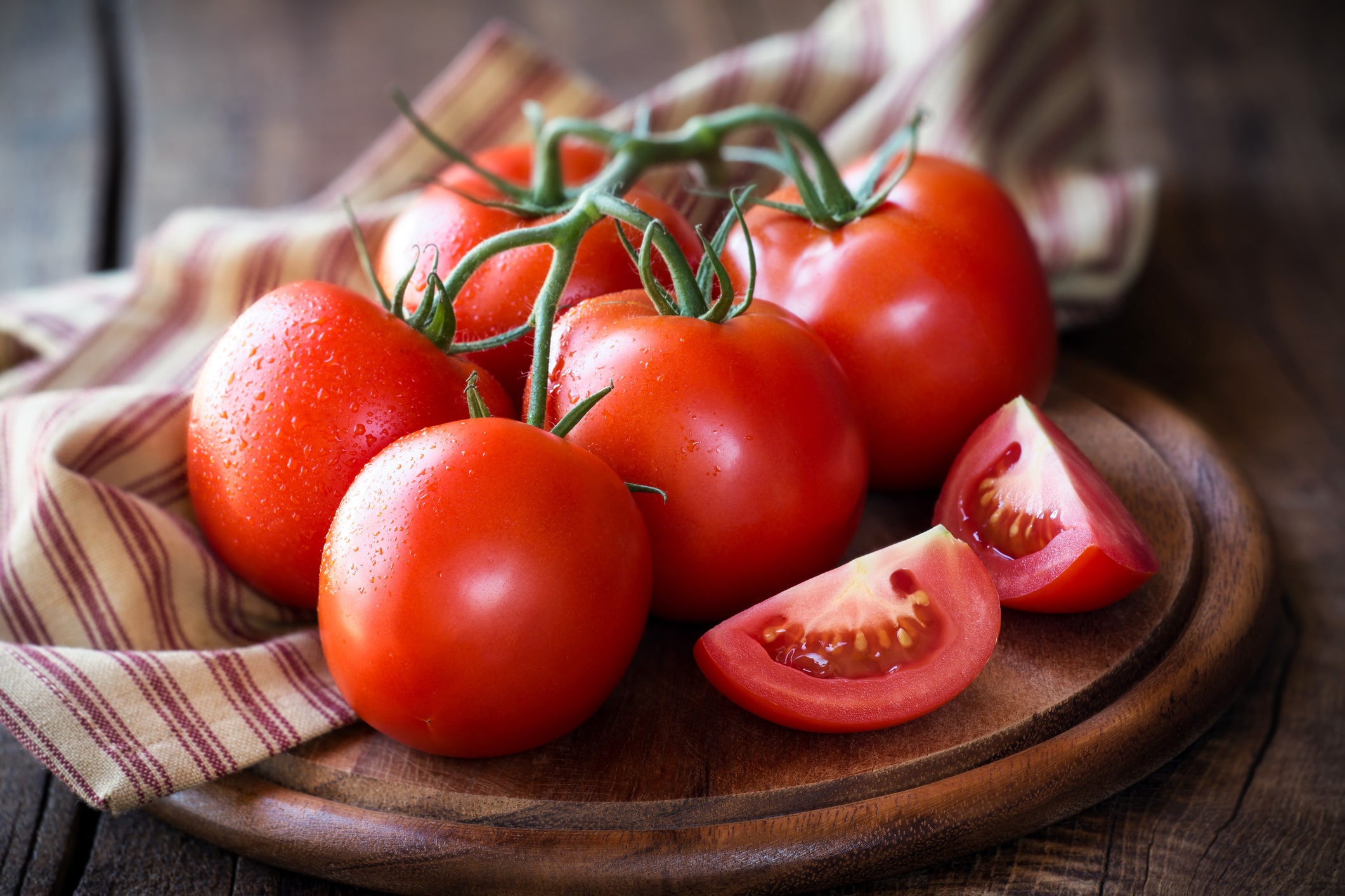 Consuming Tomatoes May Reduce Li...
