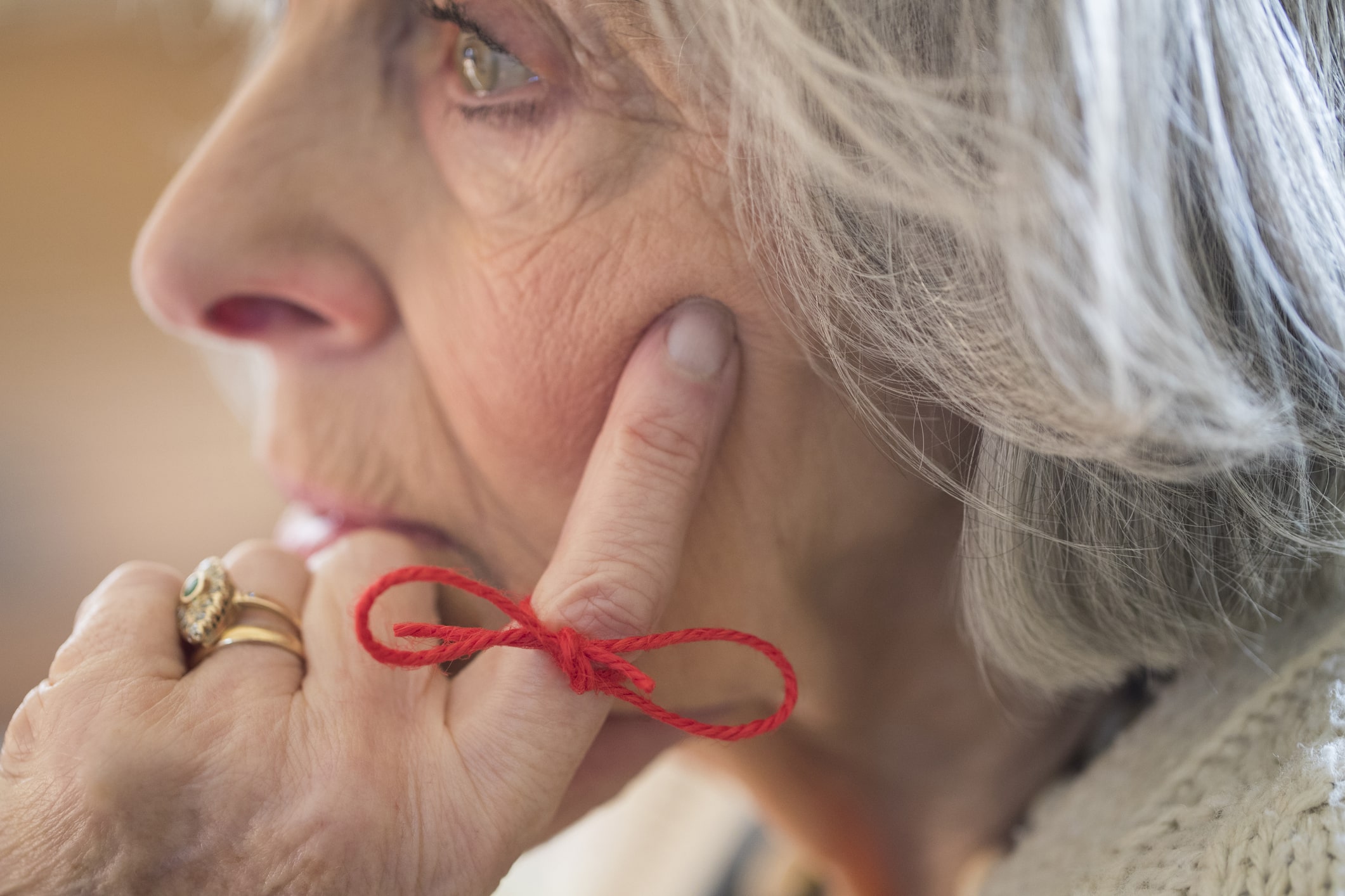 11 Warning Signs of Dementia You...