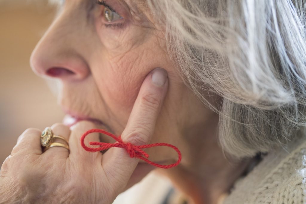 Dementia Risk Associated with Weight Gain and Loss in the Elderly