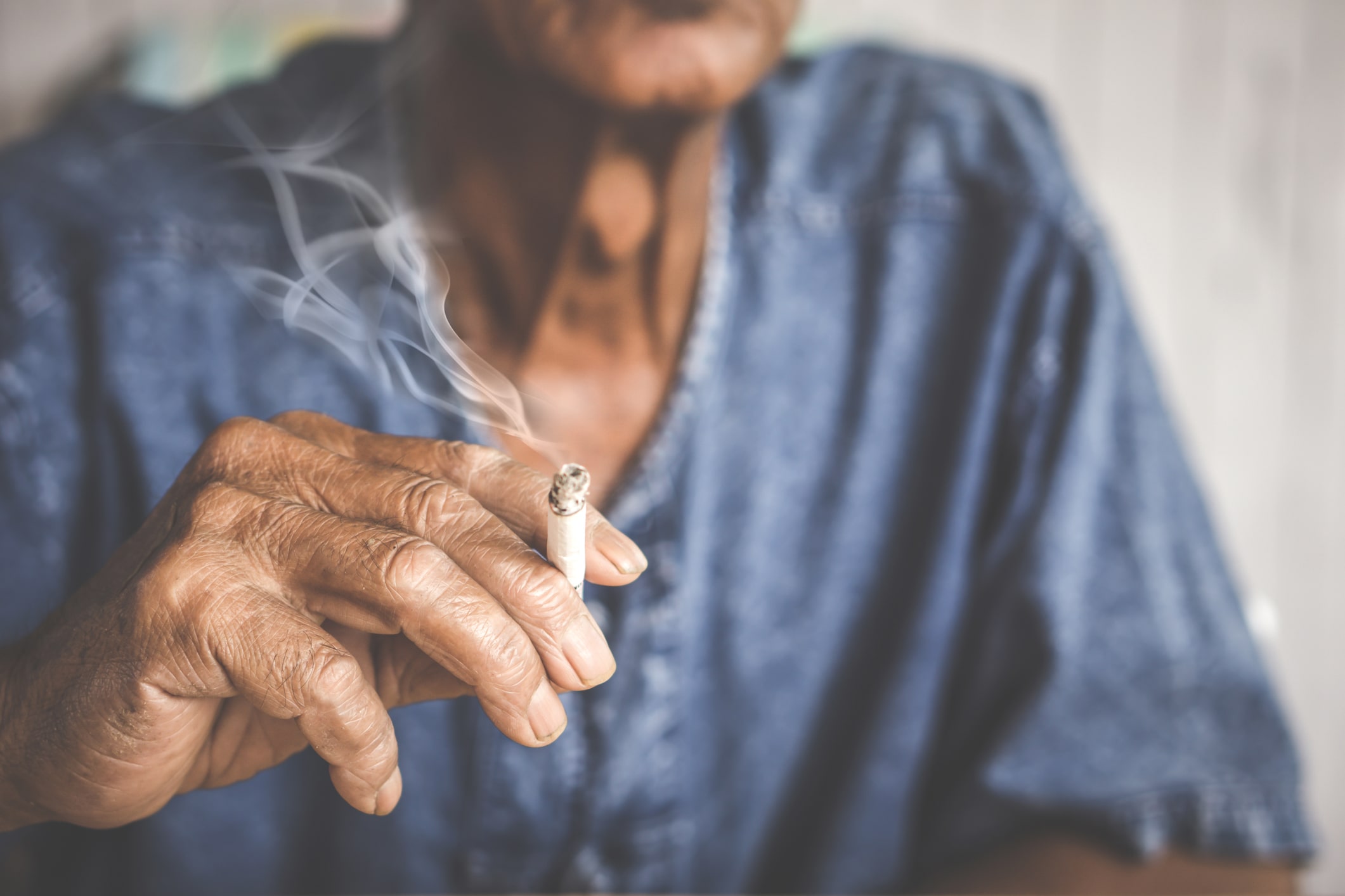 Smoking Cigarettes Increases Ris...